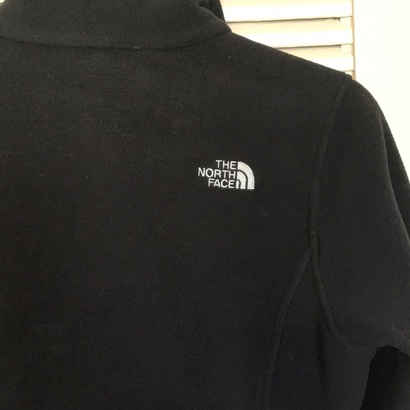 The North Face Lightweight Shell Jacket - Picture 8 of 11